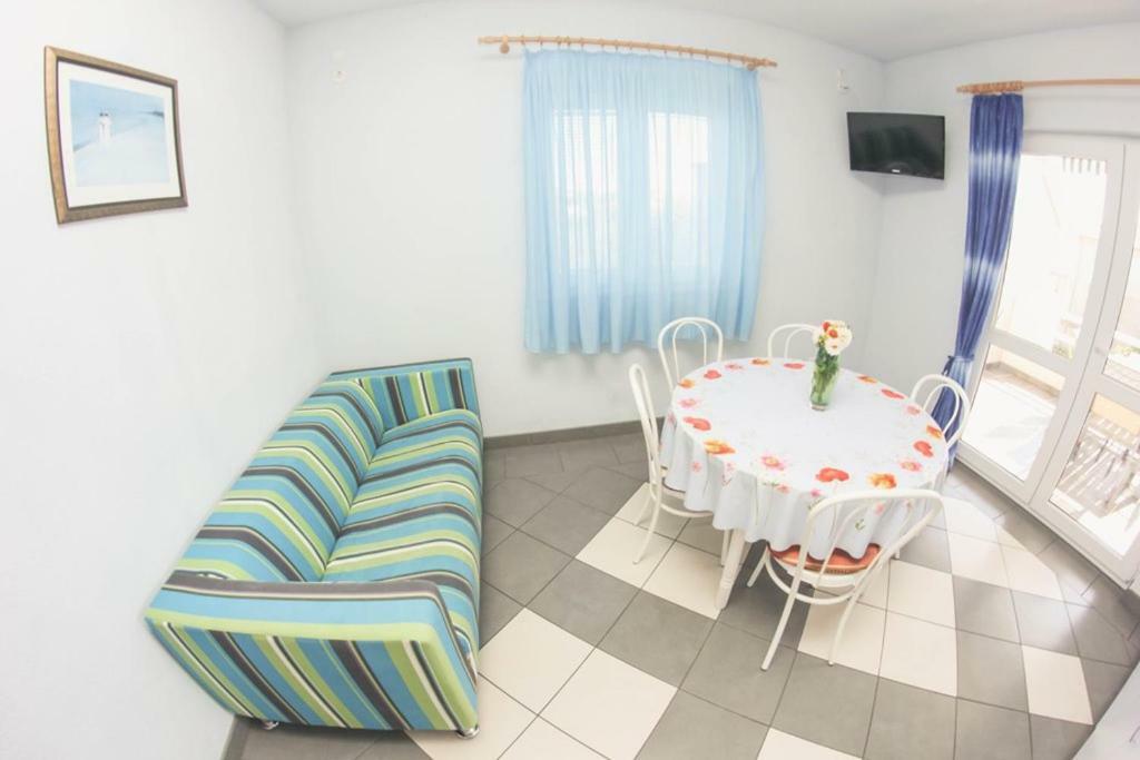 Apartmani Bartolic ロゴズニッツァ エクステリア 写真