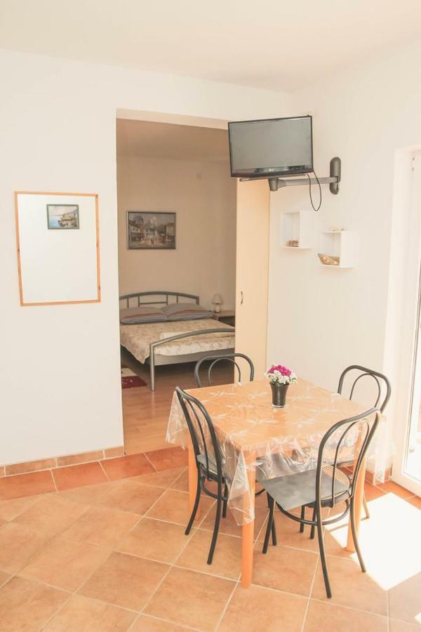Apartmani Bartolic ロゴズニッツァ エクステリア 写真