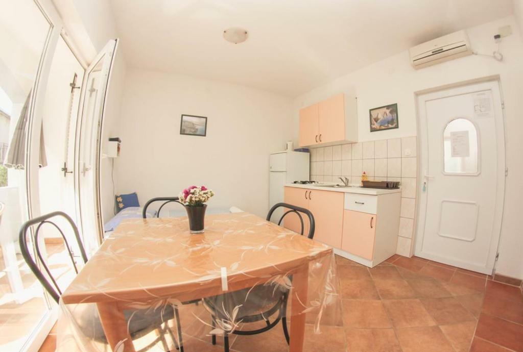 Apartmani Bartolic ロゴズニッツァ エクステリア 写真